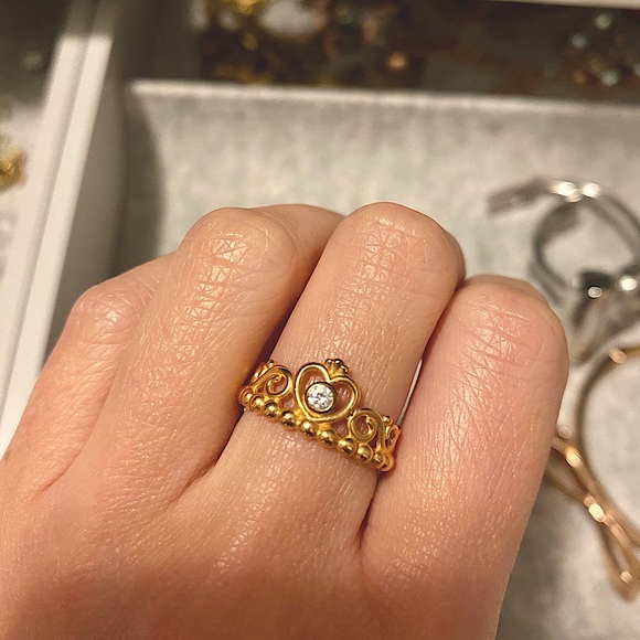 Pandora Princess Tiara Crown ring in Rose Gold - Picture 2 of 3